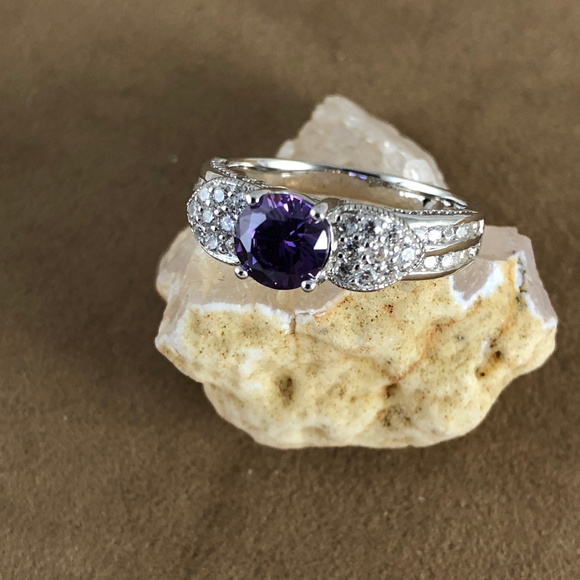 2CT Amethyst & White Topaz 925 Silver Ring Size 8 - Picture 5 of 6